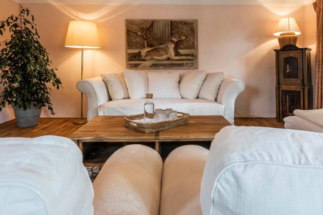 Der Schlosswirt Zu Anif - Biedermeierhotel Und Restaurant Exteriér fotografie