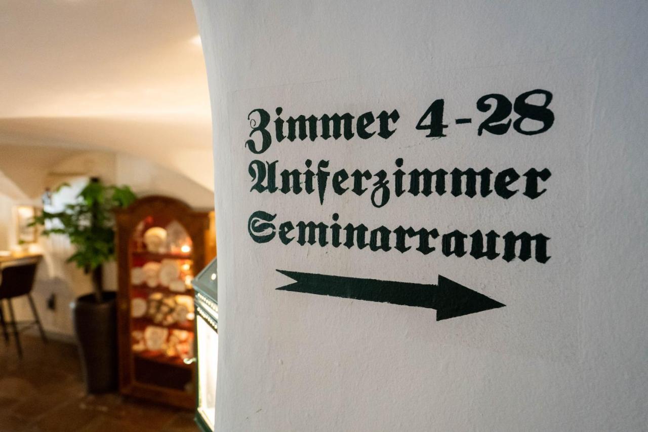Der Schlosswirt Zu Anif - Biedermeierhotel Und Restaurant Exteriér fotografie