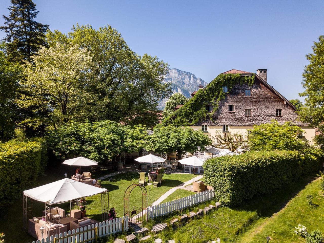 Der Schlosswirt Zu Anif - Biedermeierhotel Und Restaurant Exteriér fotografie